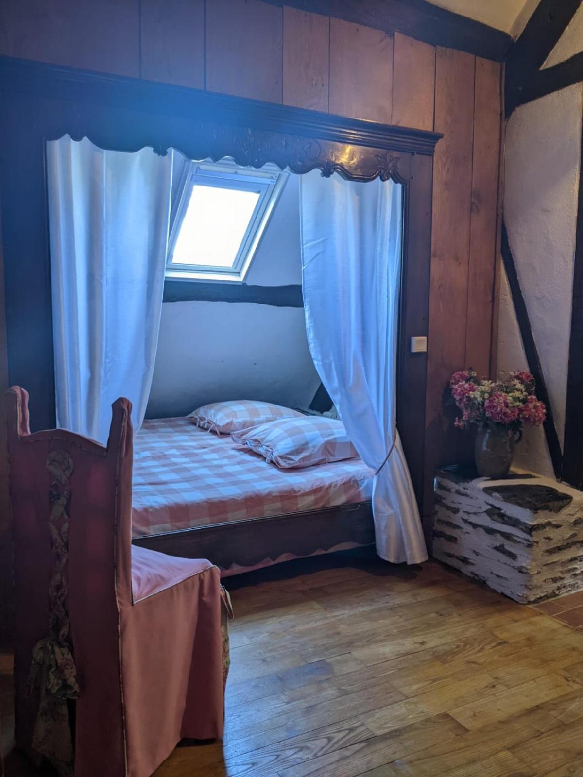 Chambre D'Hotes Saint Jacob Relais De Chasse Du XVIII Siecle Les Fougerêts Екстериор снимка
