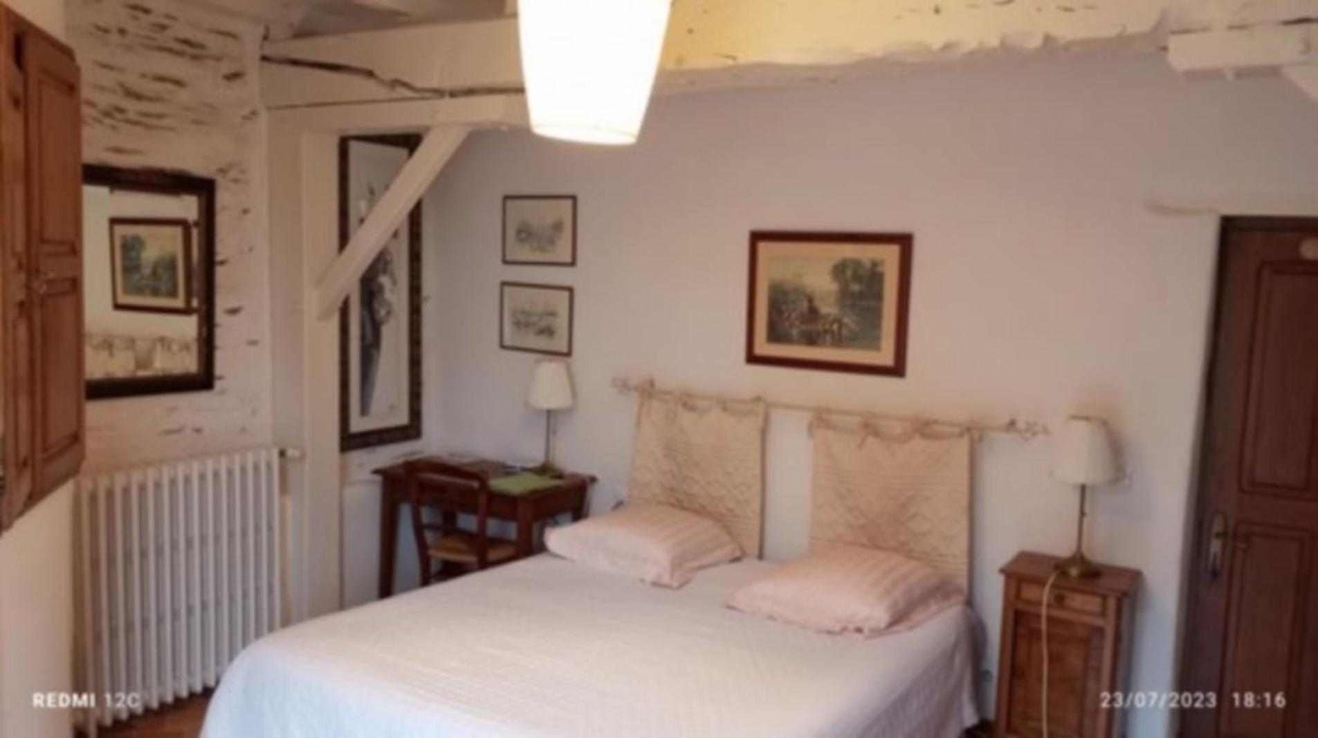 Chambre D'Hotes Saint Jacob Relais De Chasse Du XVIII Siecle Les Fougerêts Екстериор снимка